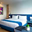 Wyndham Guayaquil, Puerto Santa Ana