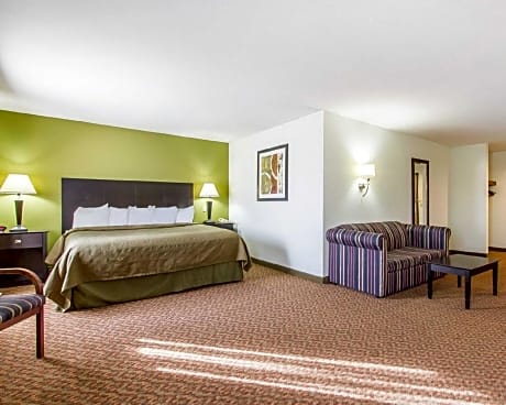 1 King Bed, Nonsmoking