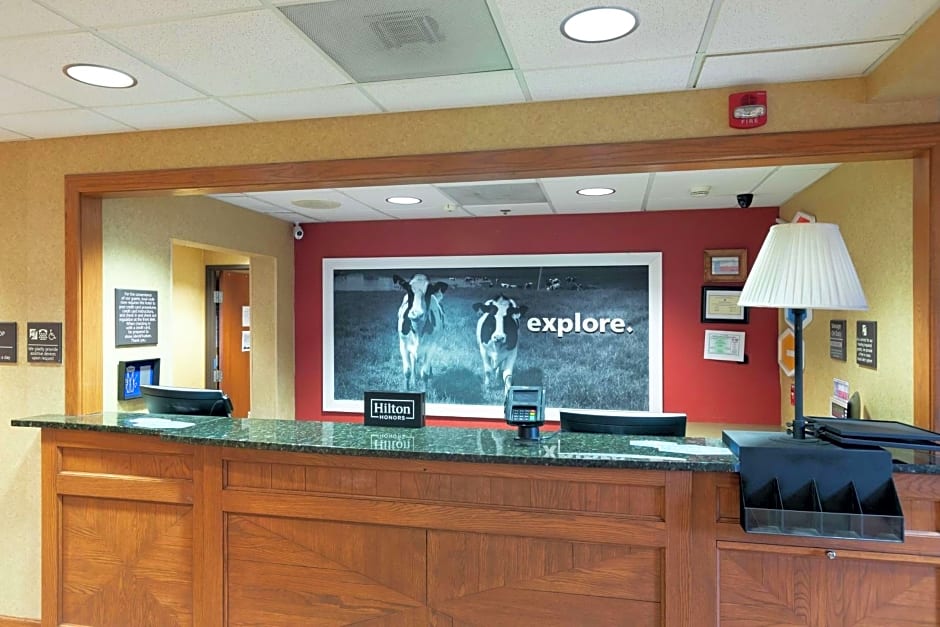Hampton Inn By Hilton And Suites Austin-Airport