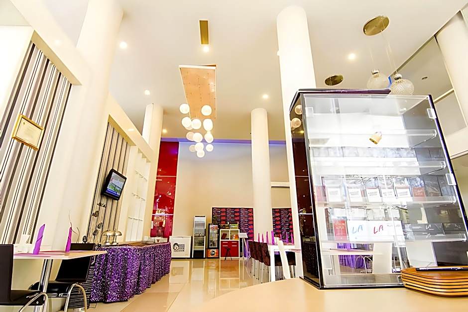 Royal Hotel N' Lounge