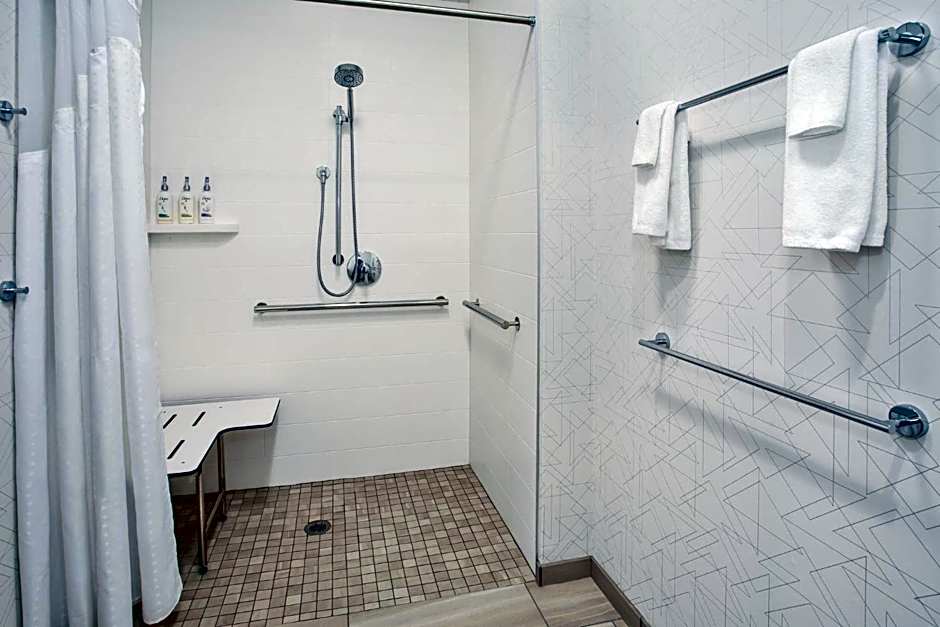 Holiday Inn Express Hotel & Suites - Belleville Area By IHG