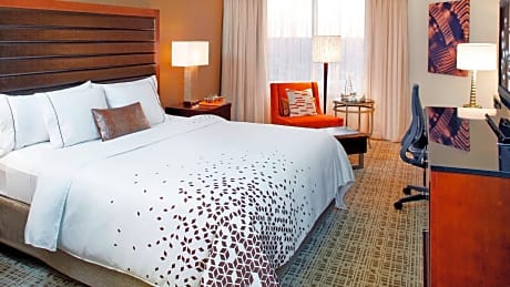 Presidential Suite, 1 King, High floor
