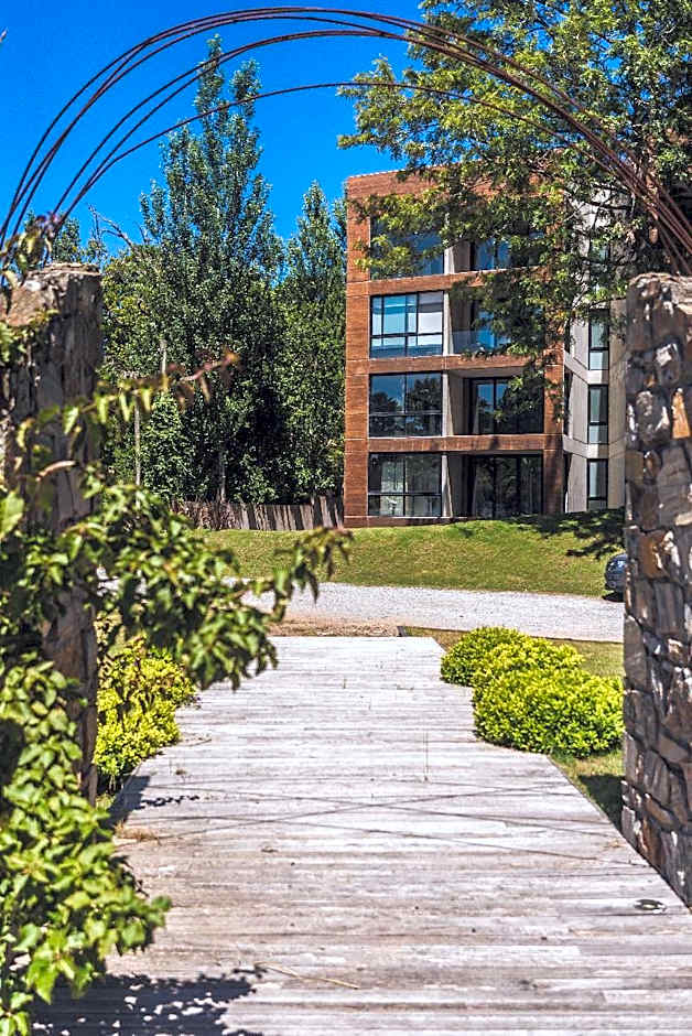 Be House Suites & Spa