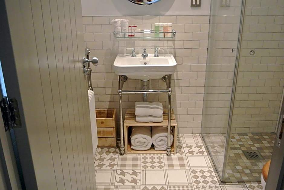 The Crown Pub, Dining & Rooms