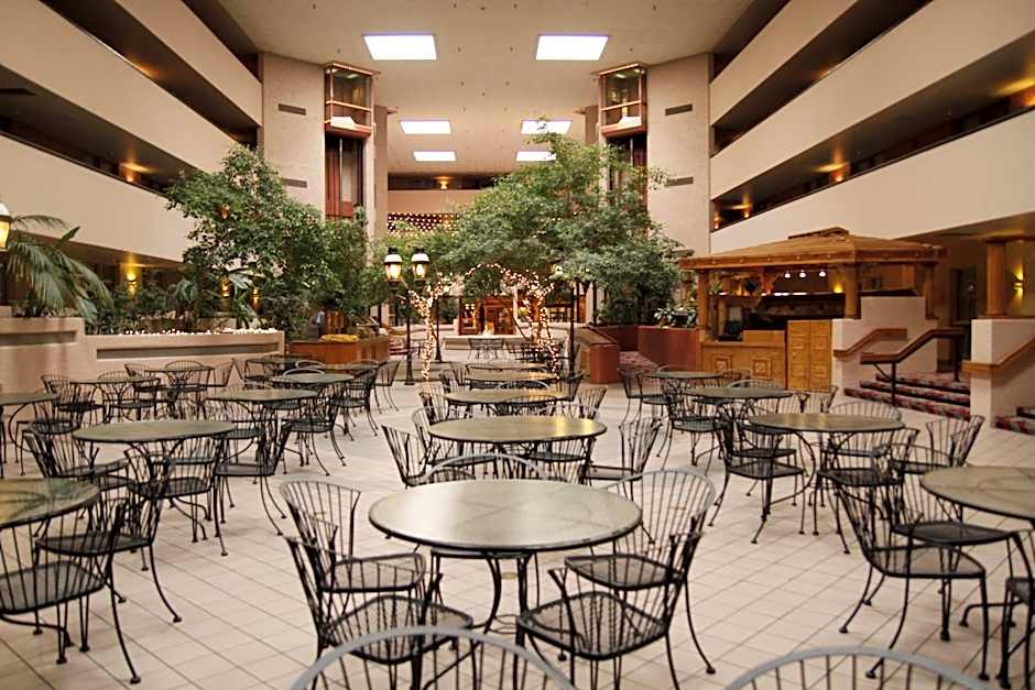 Ramada by Wyndham Viscount Suites Tucson East