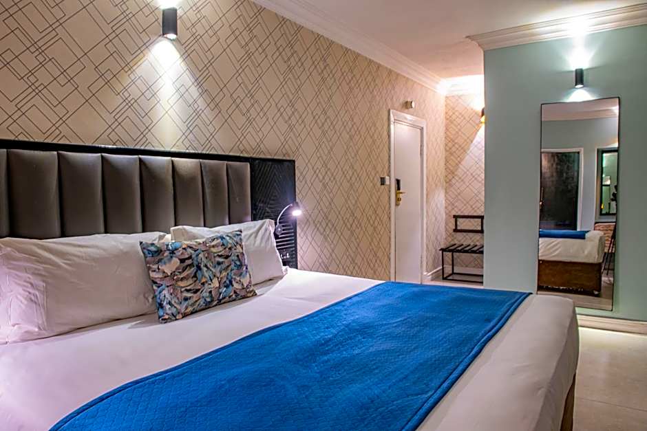 New Ambassador Hotel