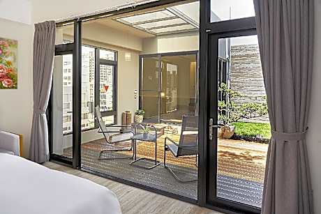 Hotel Z Premium Quadruple Room with Combined 2 Electric Adjustable Single Beds and 2 Futon Beds