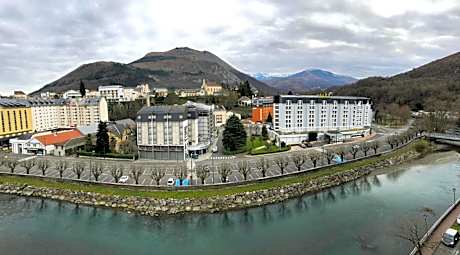 Single Room with Mountain View