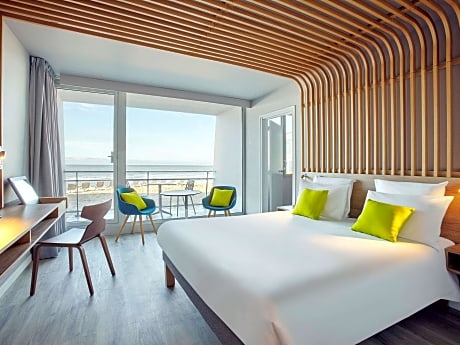 Superior Room with balcony and sea view - 1 double bed and 1 double sofa bed