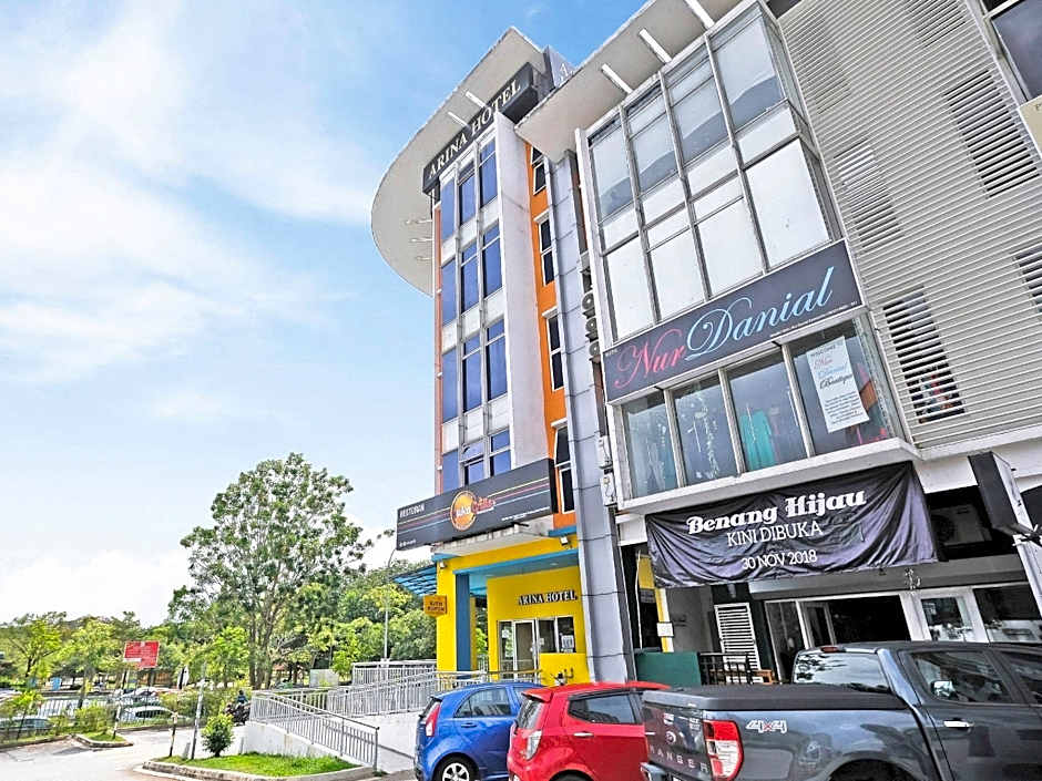 OYO 714 Arina Hotel