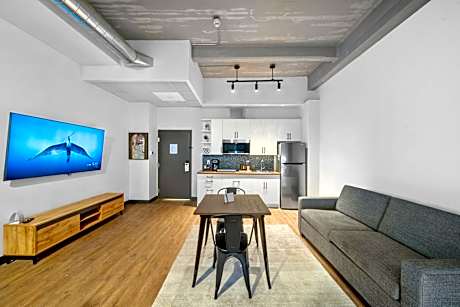 1 Queen Bed with Sofa Bed Studio