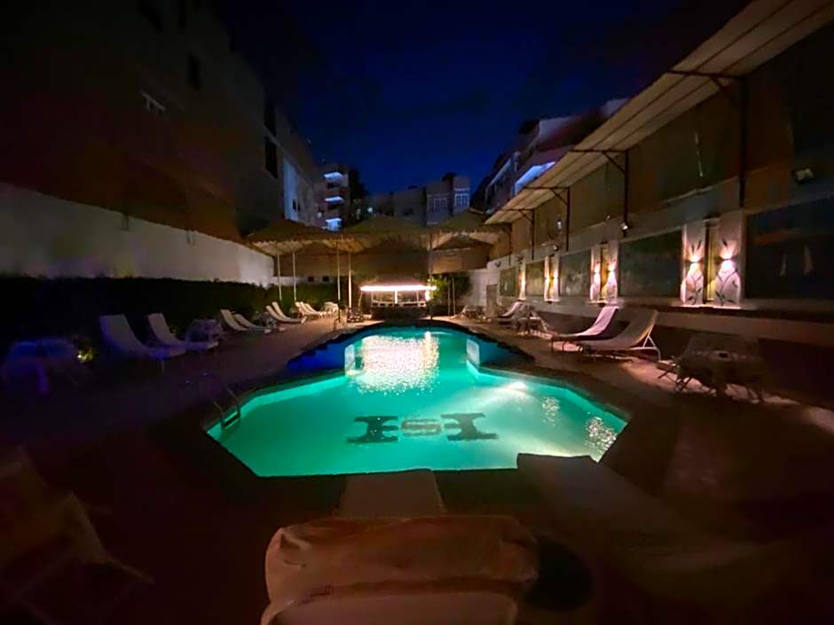 Shady Hotel Luxor