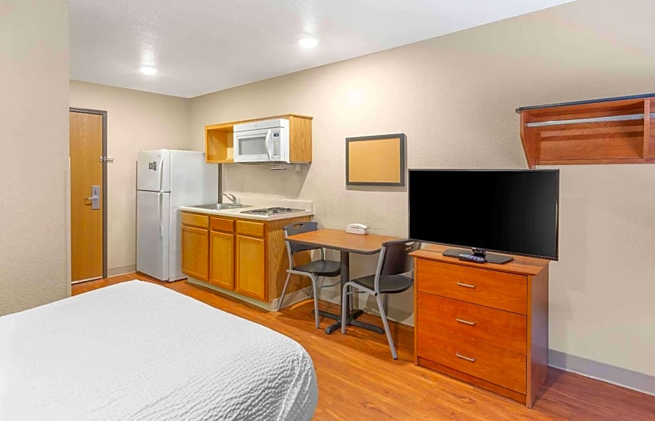 Extended Stay America Select Suites - Wilmington - West