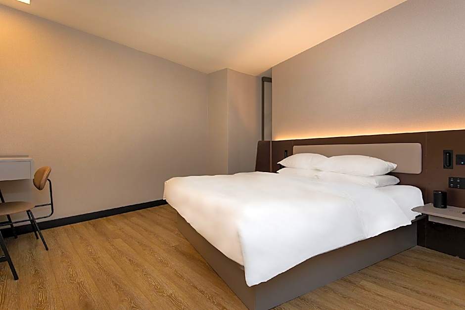 Hanting Hotel Nanjing Huangpu Road