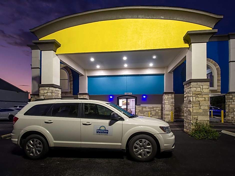 Days Inn by Wyndham Houston East