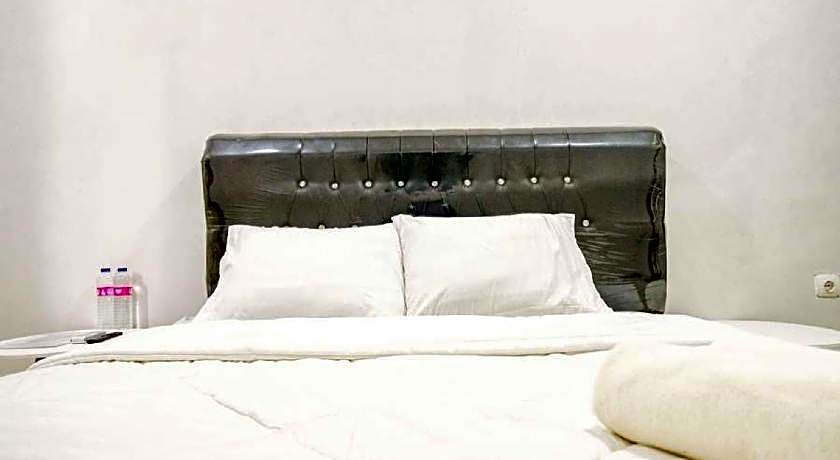 Rudi Rooms near Stasiun Cikarang Mitra RedDoorz