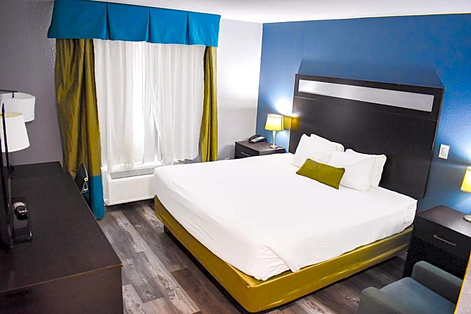 Baymont by Wyndham Midland Center