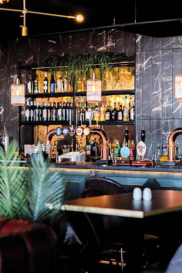 San Clu Hotel, Bar & Brasserie