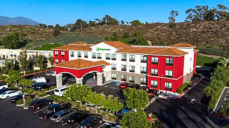 Holiday Inn Express Lake Forest By IHG