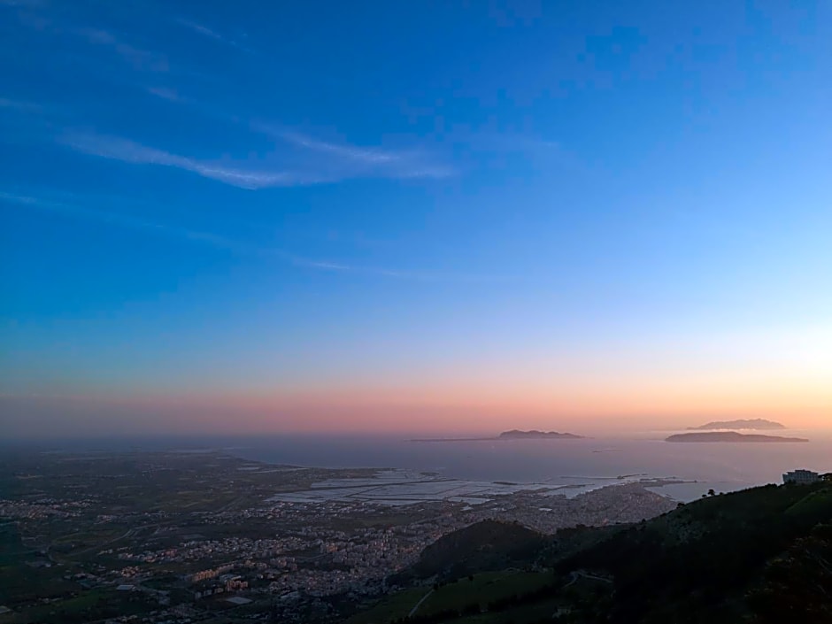 Area12 B&B – Trapani, CA