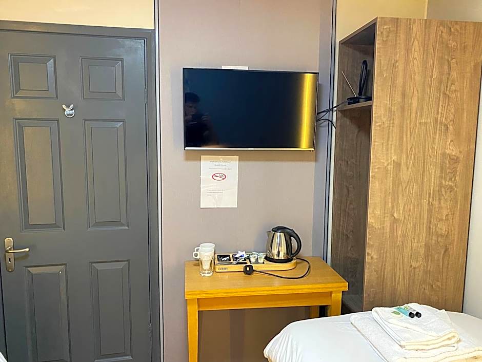 Hollybush Guest House