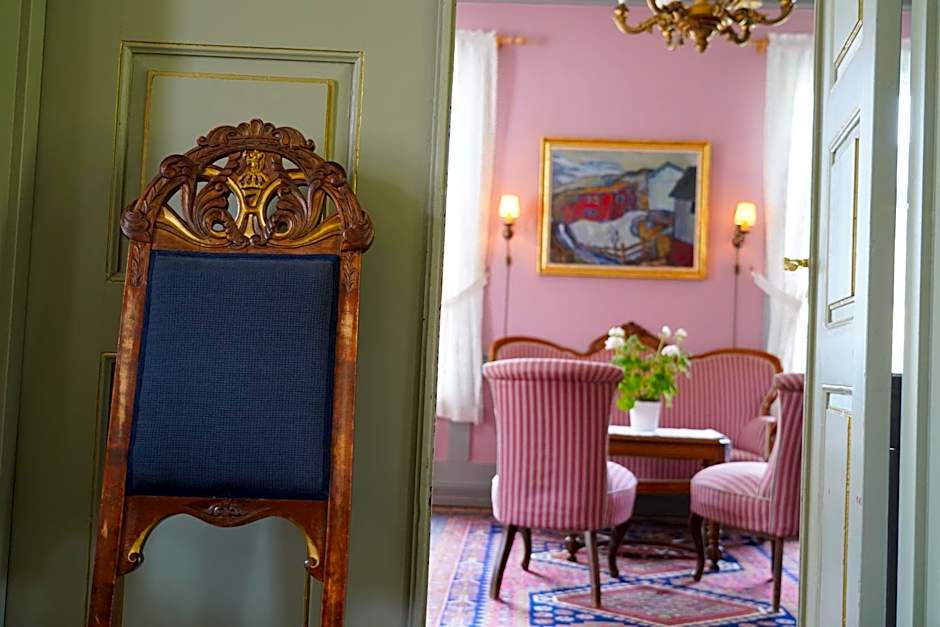 Kongsvold Fjeldstue by Frich`s