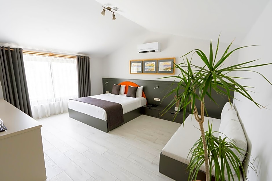 WEST HOUSE EXCLUSIVE HOTEL