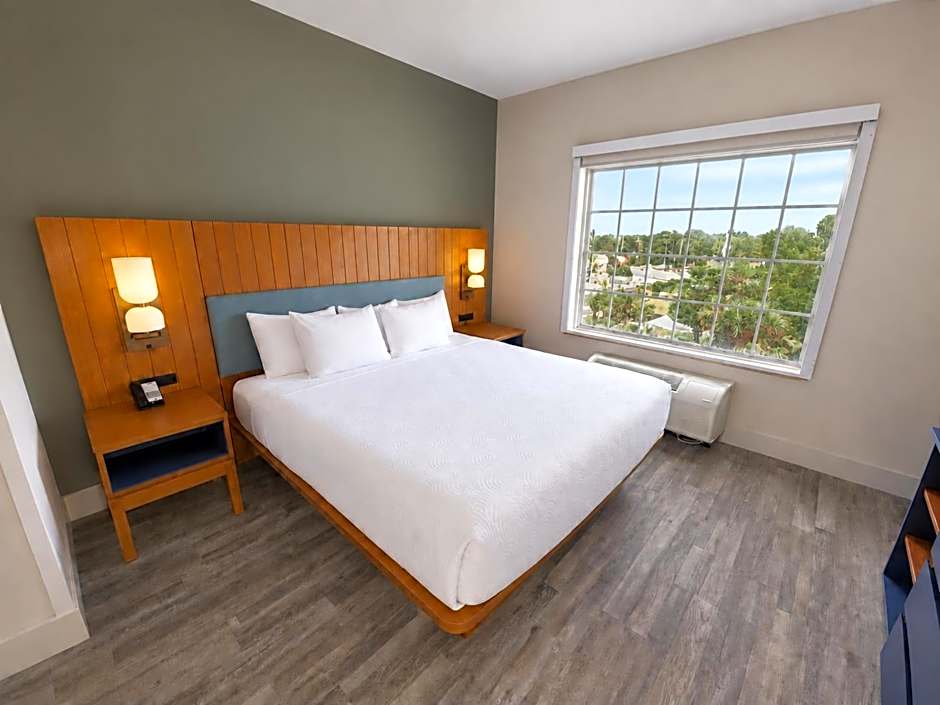 Country Inn & Suites by Radisson, Pensacola West, FL