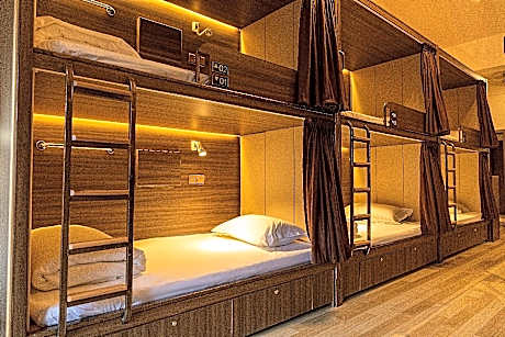 1 Person in 10-Bed Dormitory - Female Only