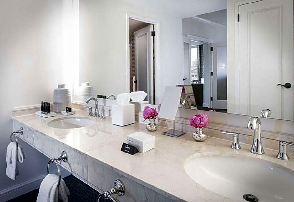The Logan Philadelphia, Curio Collection by Hilton