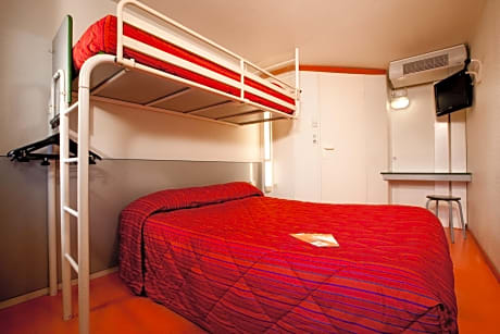 Triple Room (1 Double Bed + 1 Single Bed)