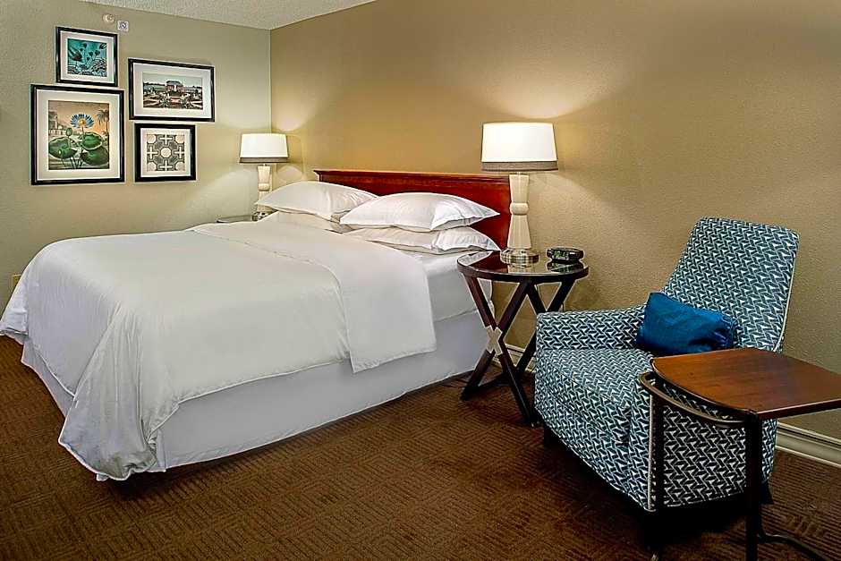 Sheraton Westport Chalet Hotel St. Louis