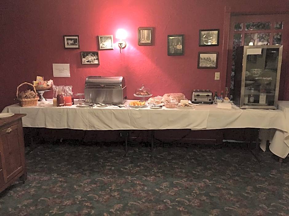 Alexander's Lodge