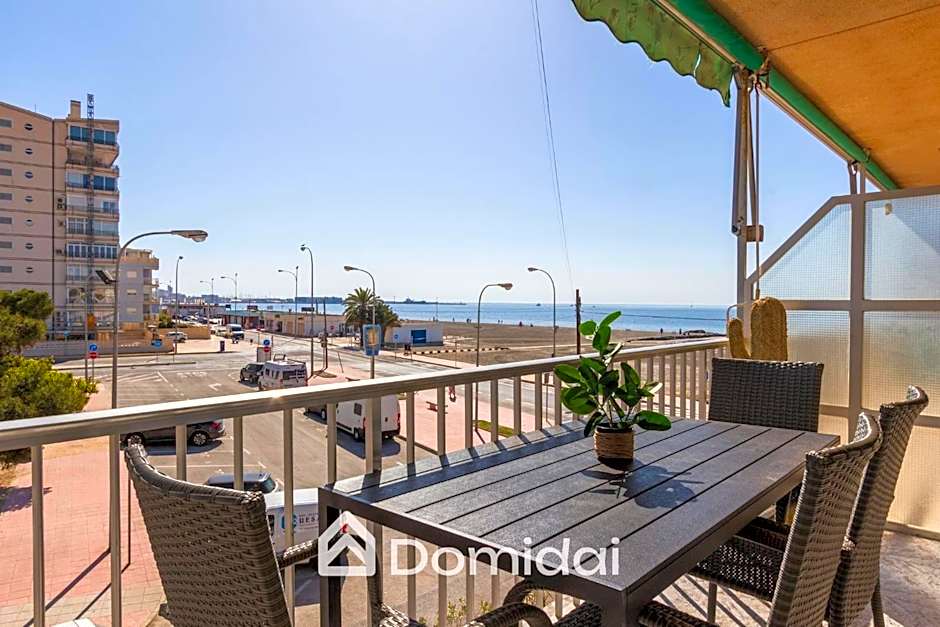 Apartamento a pie de playa by Domidai