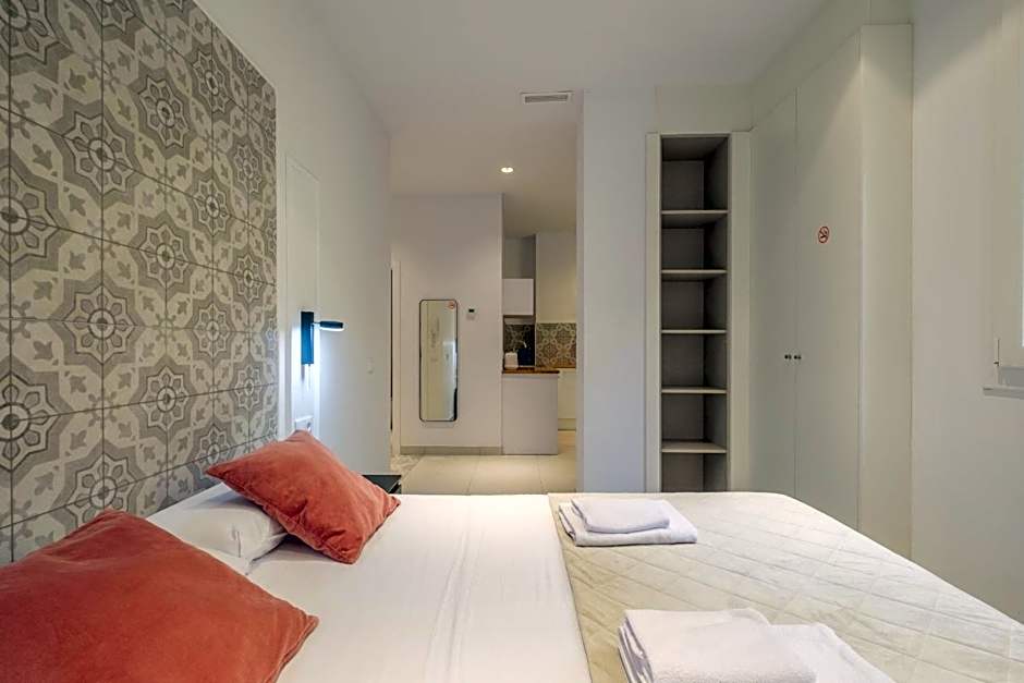 Chic & Comfortable Apartment, Private Terrace