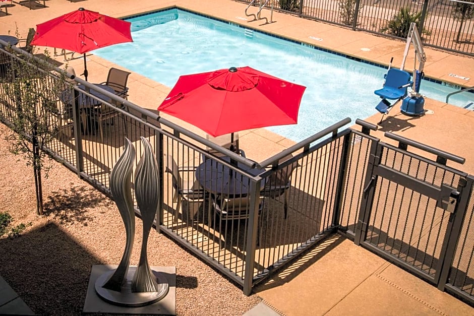 Hampton Inn By Hilton & Suites Tempe/Phoenix Airport, Az