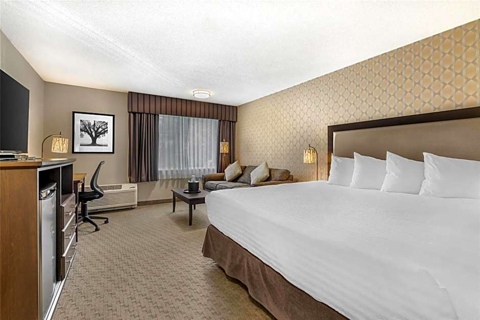 Best Western Plus Country Meadows Inn