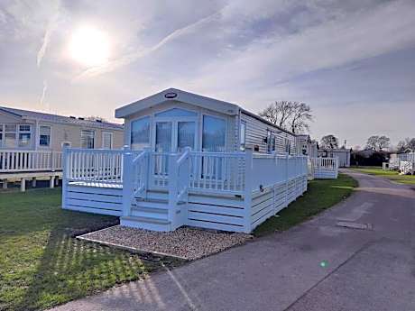 Forest Getaway, sleeps 6 at Bashley, leisure PASS included