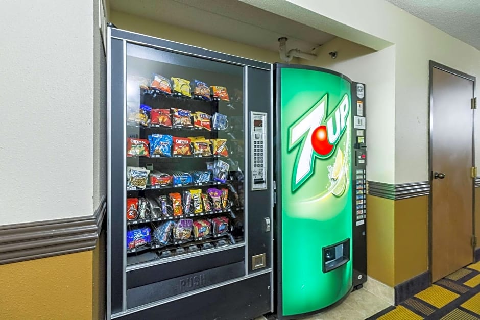 Quality Inn & Suites Arden Hills - Saint Paul North