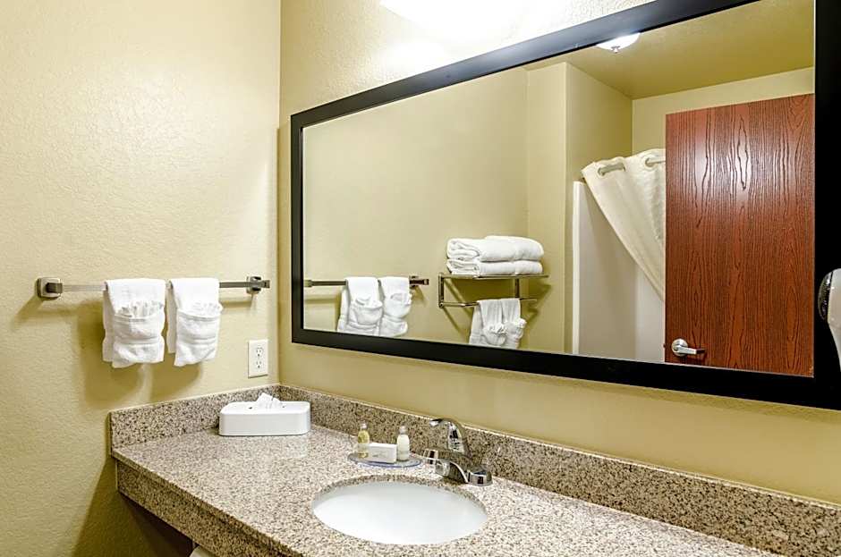 Cobblestone Inn & Suites-Kersey