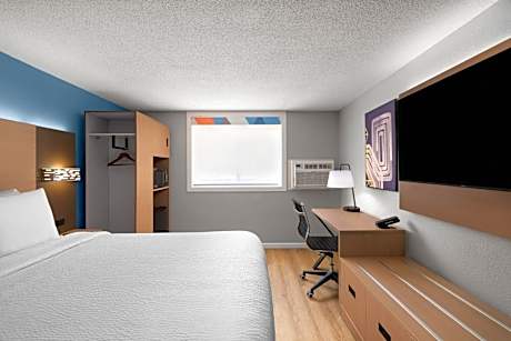 Queen Room - Mobility Access/Non-Smoking