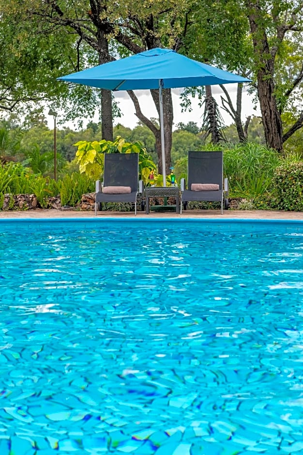 Azambezi River Lodge