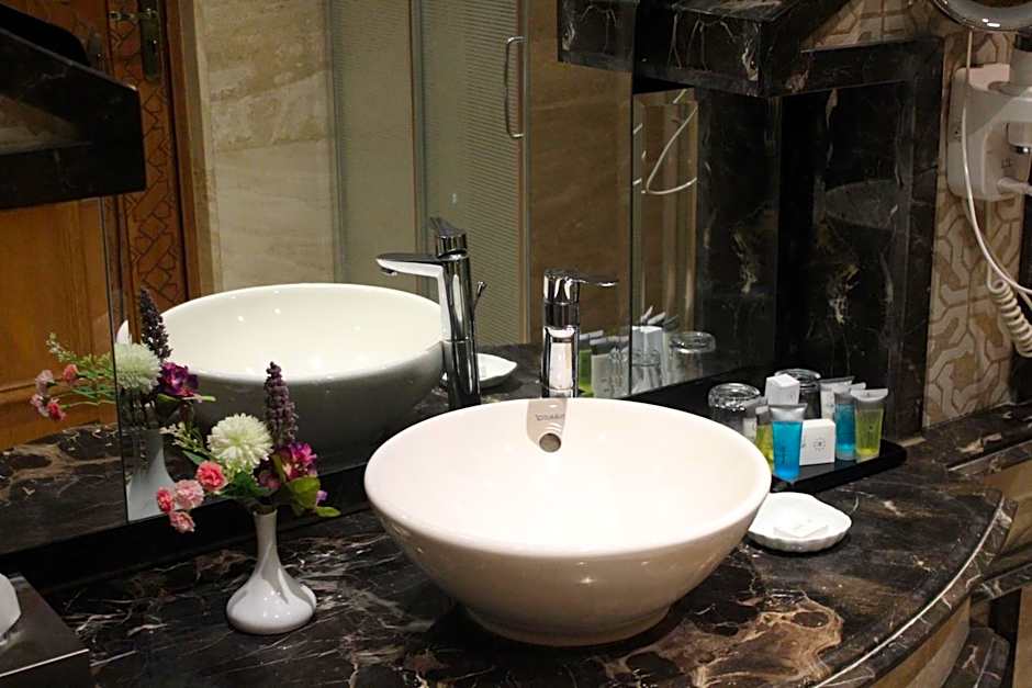 Helnan Landmark Hotel