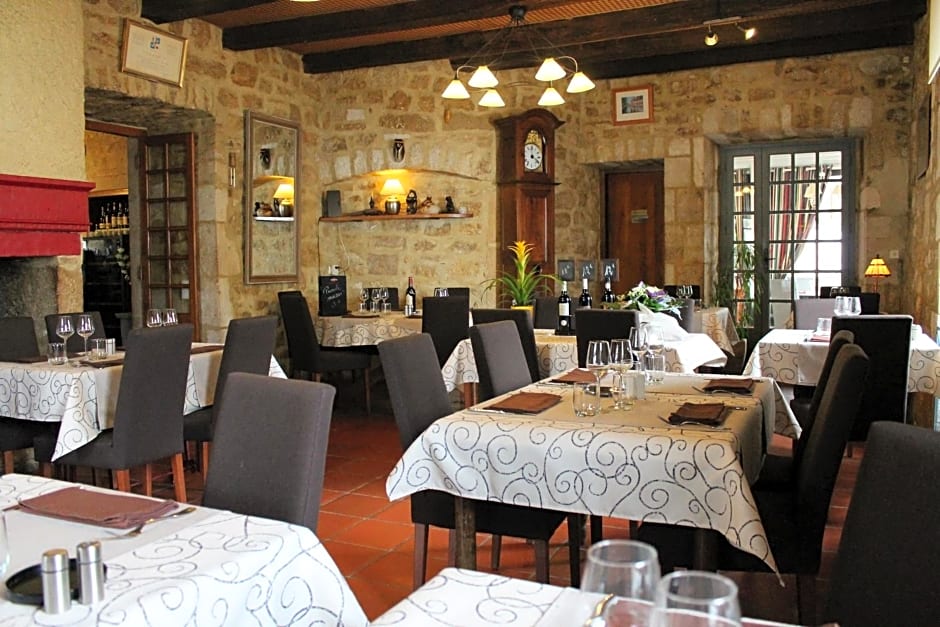 Logis Hotels- Auberge de la Tour - Hôtel et restaurant