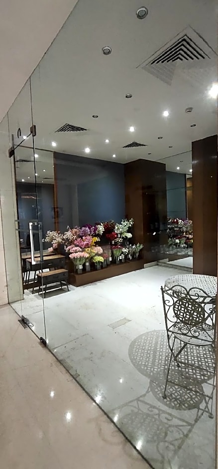 Udman Hotel Panchshila Park