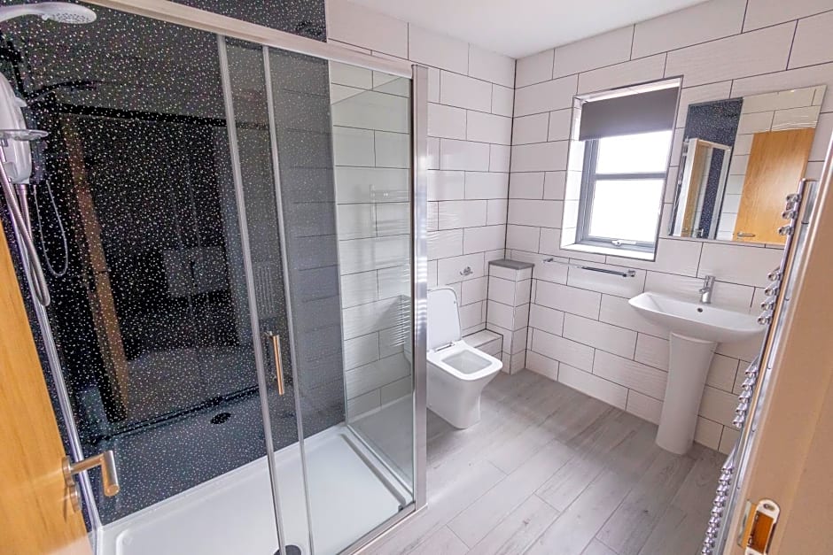 Westertonhill Lodges - Private Hot Tub Hire Available