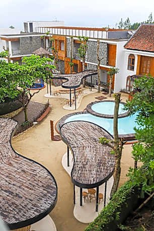 The House Tour Uphill