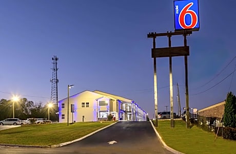 Motel 6-Commerce, GA