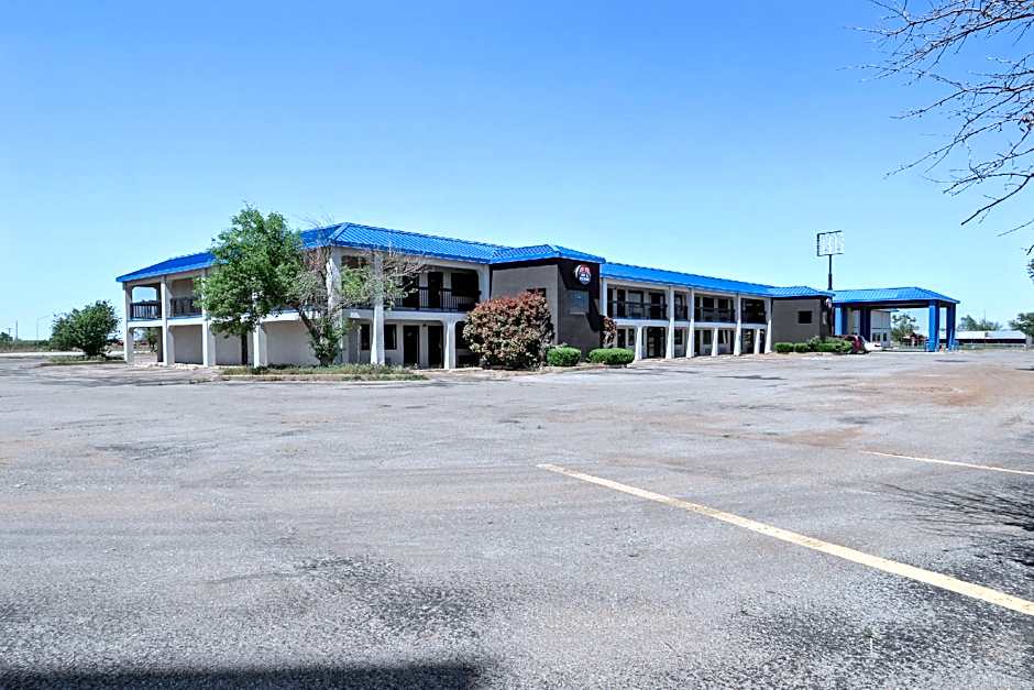 Lonestar Inn & Suites, Erick OK - Hwy 40 BY OYO