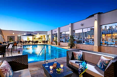 The Eliott Hotel